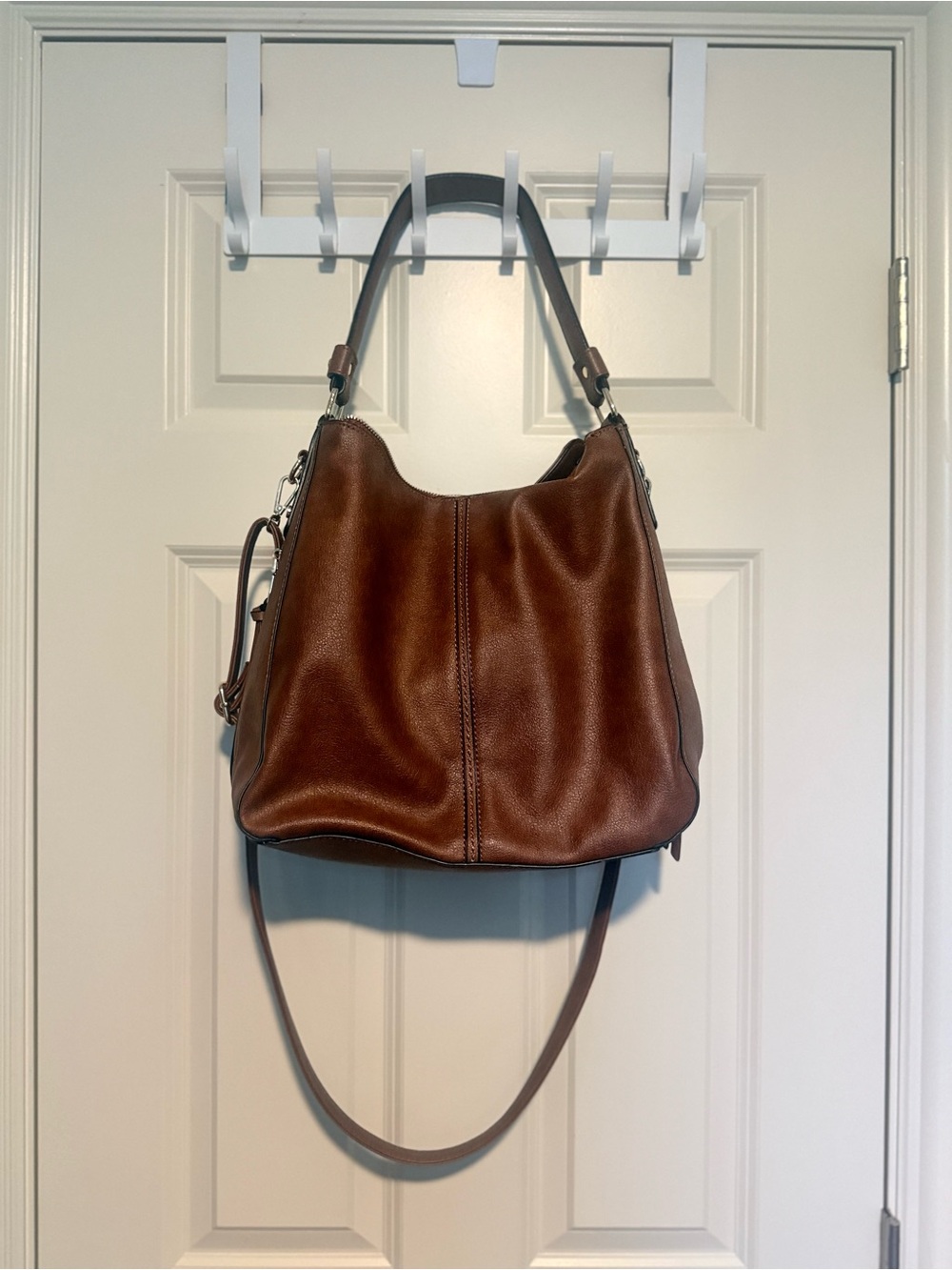 Classic Tan Leather Shoulder Bag - Versatile Everyday Tote